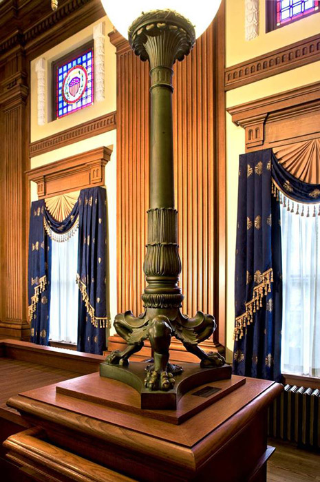 a lamp in the courtroom